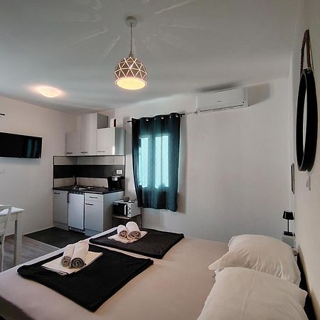 **Stone House ** Trogir Center ** Old Town Appartement Buitenkant foto