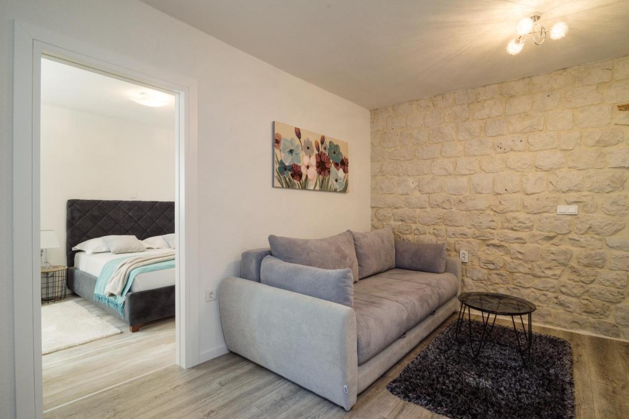 **Stone House ** Trogir Center ** Old Town Appartement Buitenkant foto