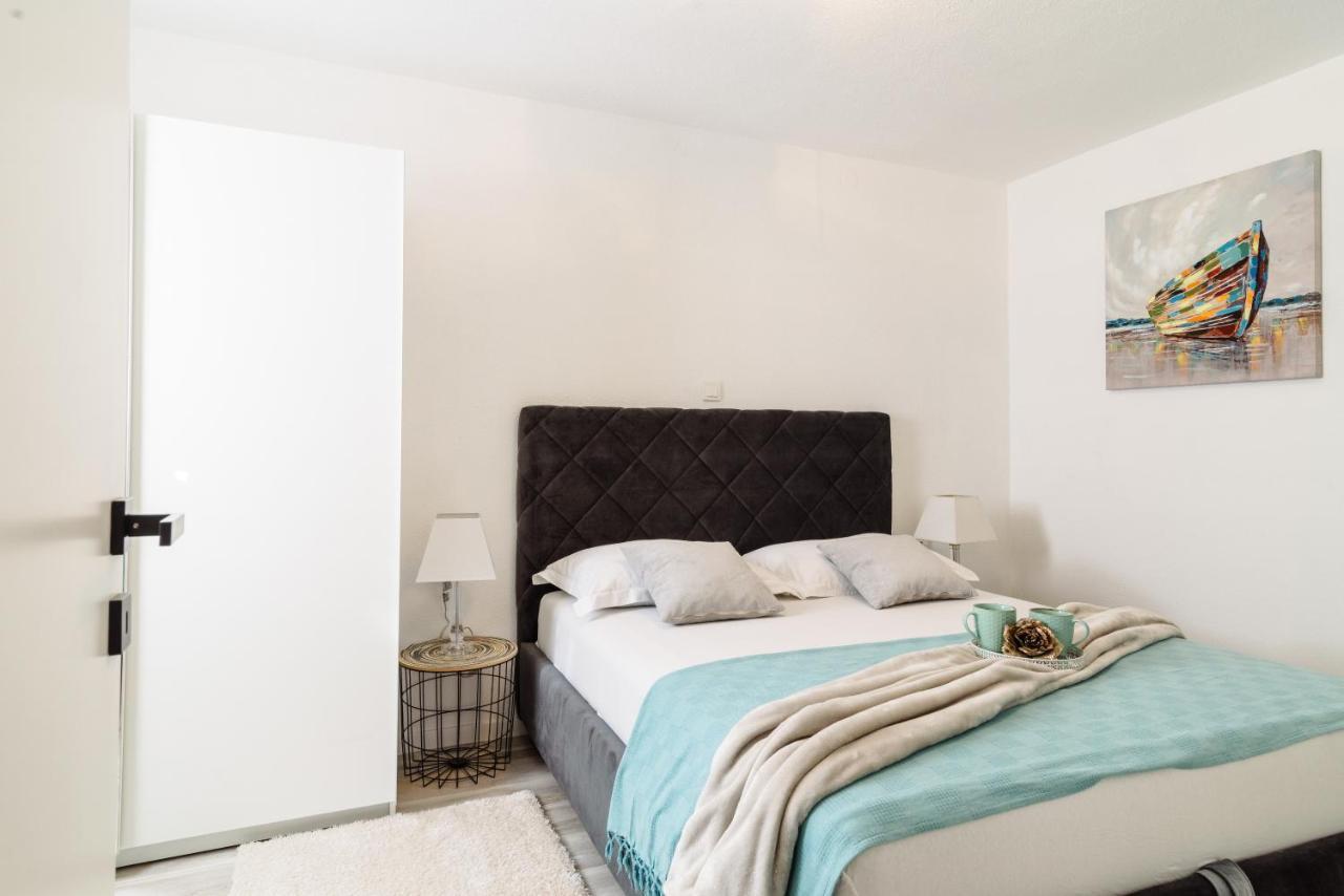 **Stone House ** Trogir Center ** Old Town Appartement Buitenkant foto