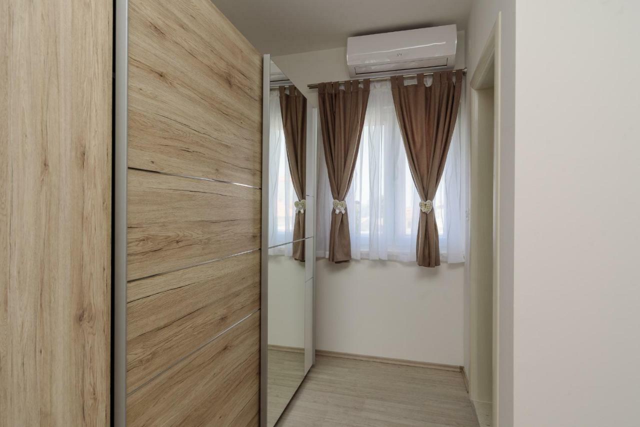 **Stone House ** Trogir Center ** Old Town Appartement Buitenkant foto